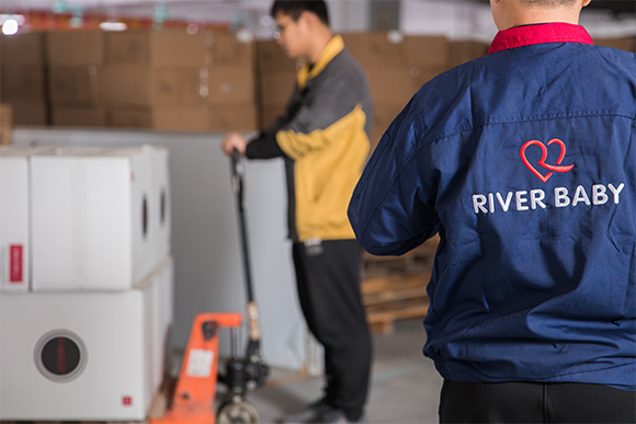 Riverbaby packaging checking