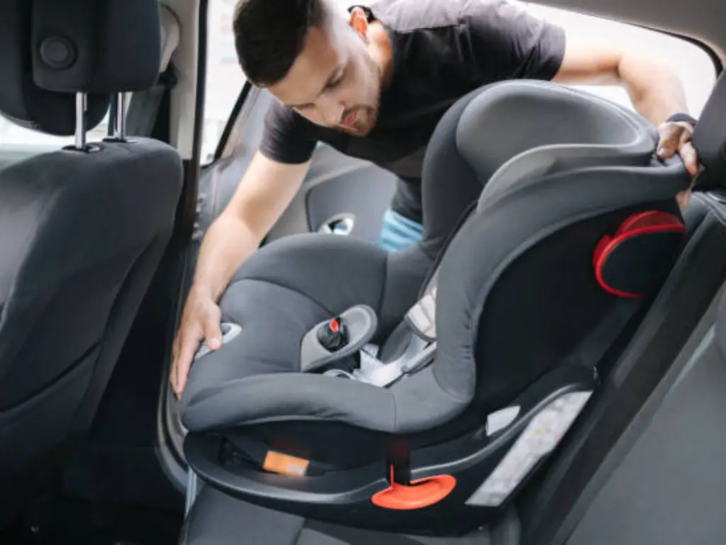 European carseat vs American carseat (1) European carseat vs American carseat (1)